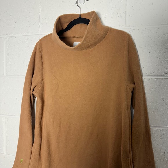 Dudley Stephens Tops - Dudley Stephens Park Slope Turtleneck‎ Fleece Pullover Camel Tan Large pocket
